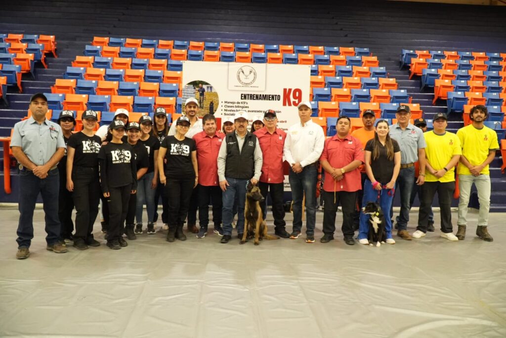 El rector de la UAT inaugura curso de adiestramiento canino K-9.