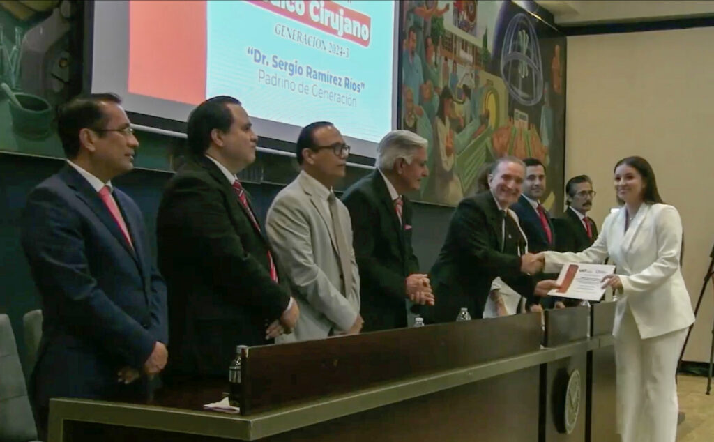 Entrega la UAT nueva generación de egresados de la Facultad de Medicina Tampico