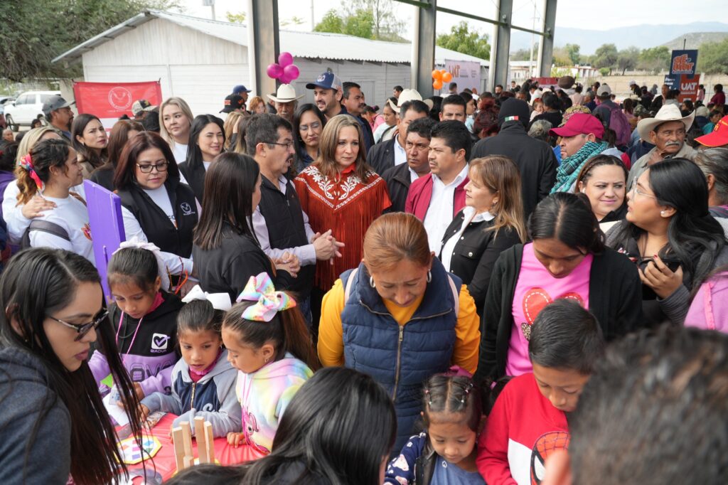 Rector de la UAT inaugura las jornadas “Abrigando Corazones”