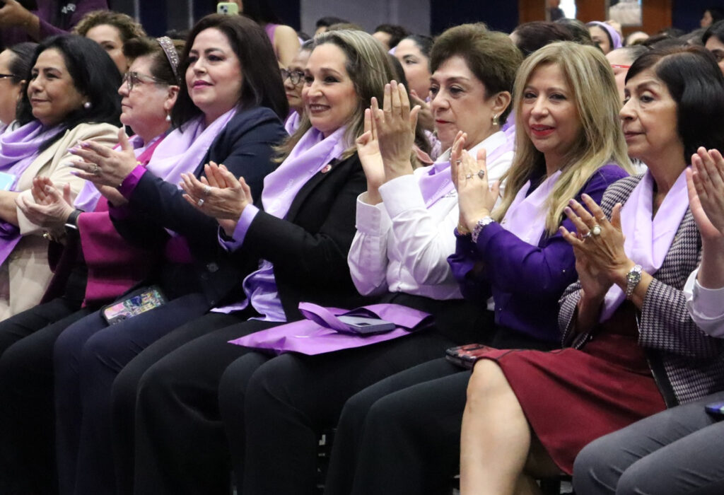 Expone la UAT en foro universitario el liderazgo de la mujer tamaulipeca