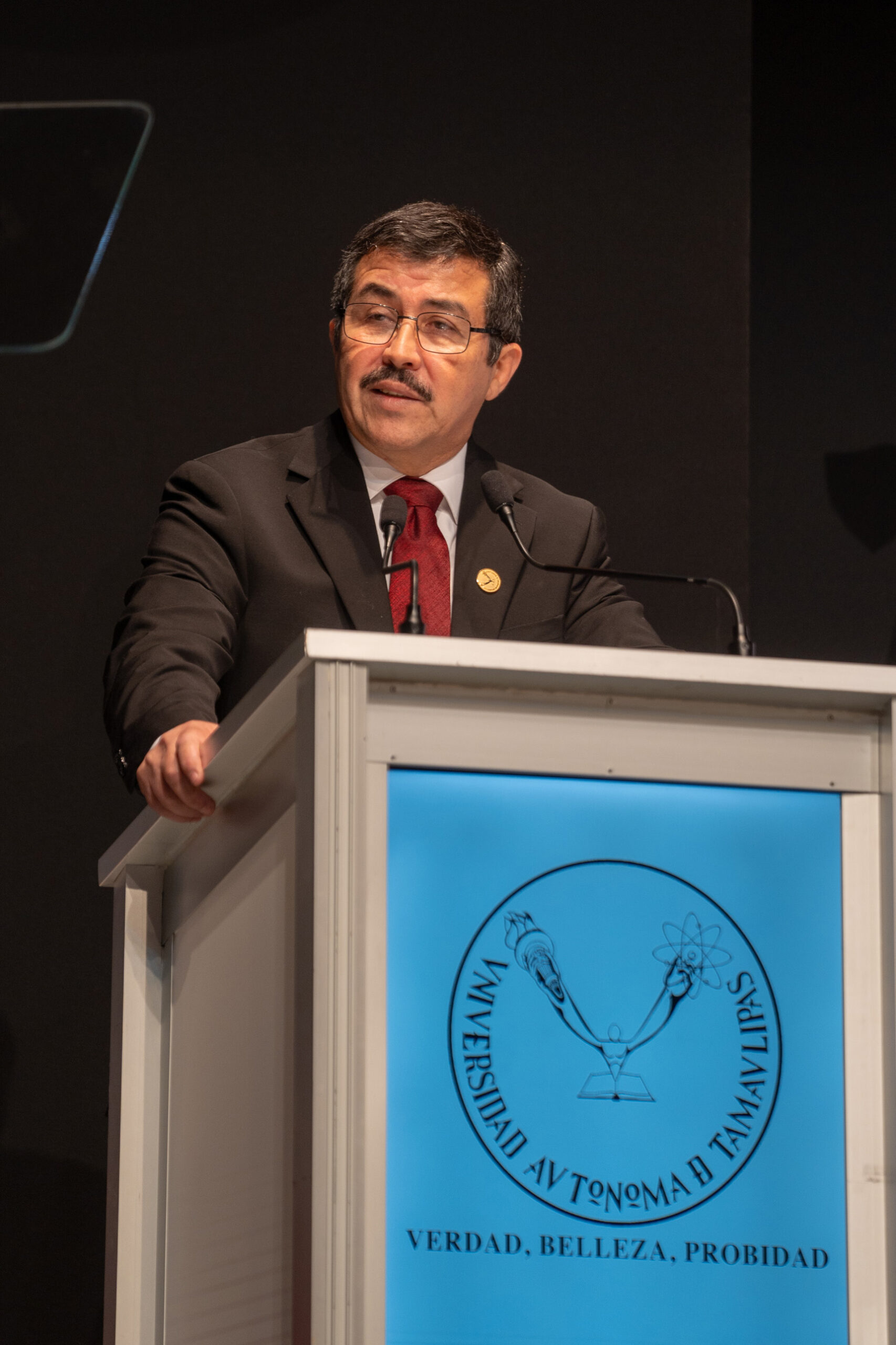 Dámaso Anaya rendirá su primer informe al frente de la UAT