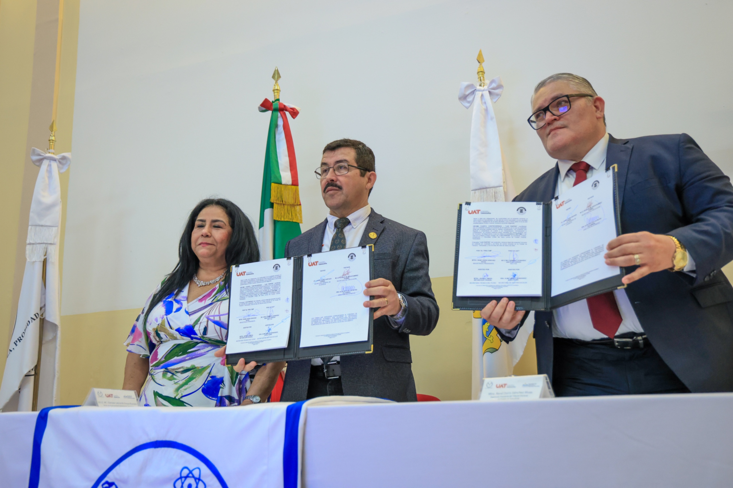 Preside rector Dámaso Anaya firma de convenio UAT y TRIELTAM