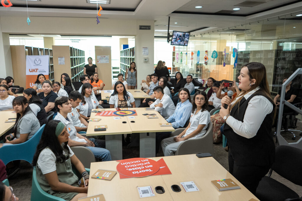 Egresados y estudiantes de la UAT comparten experiencias de la práctica profesional