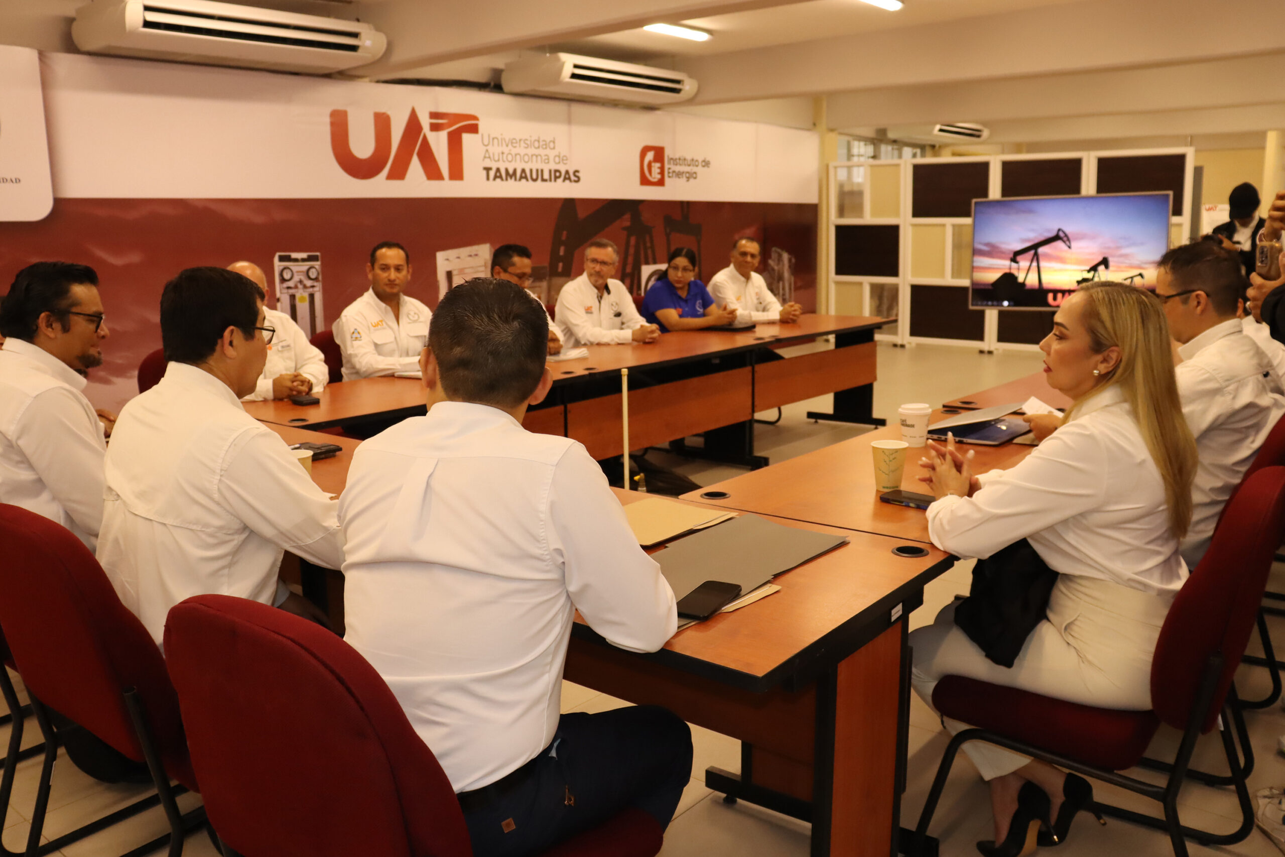 Reafirma la UAT colaboración en la agenda energética de Tamaulipas