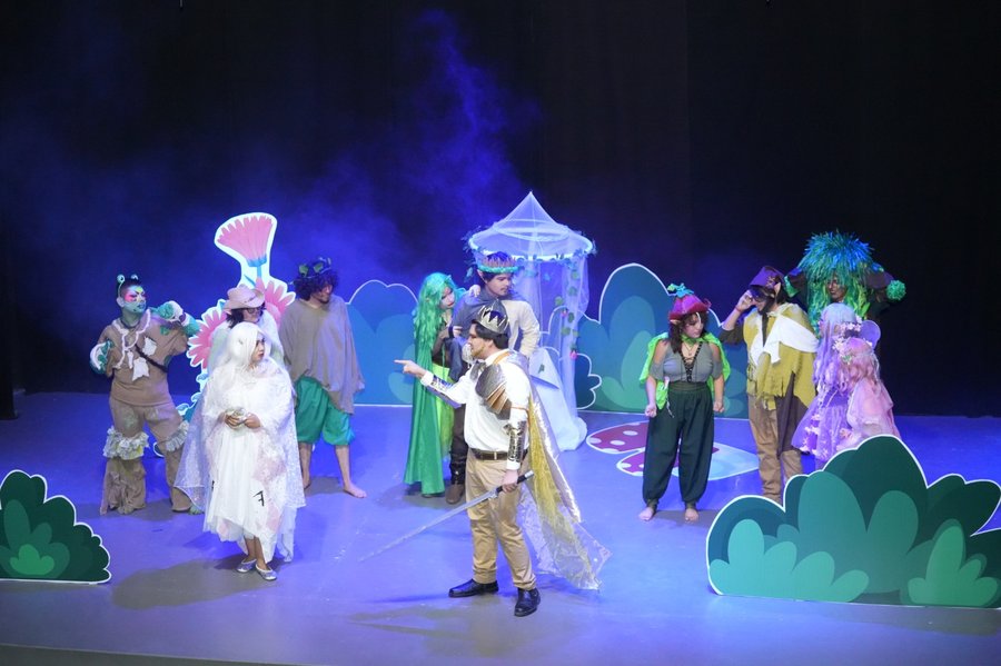 Despliegan estudiantes de la UAT su talento en obra teatral