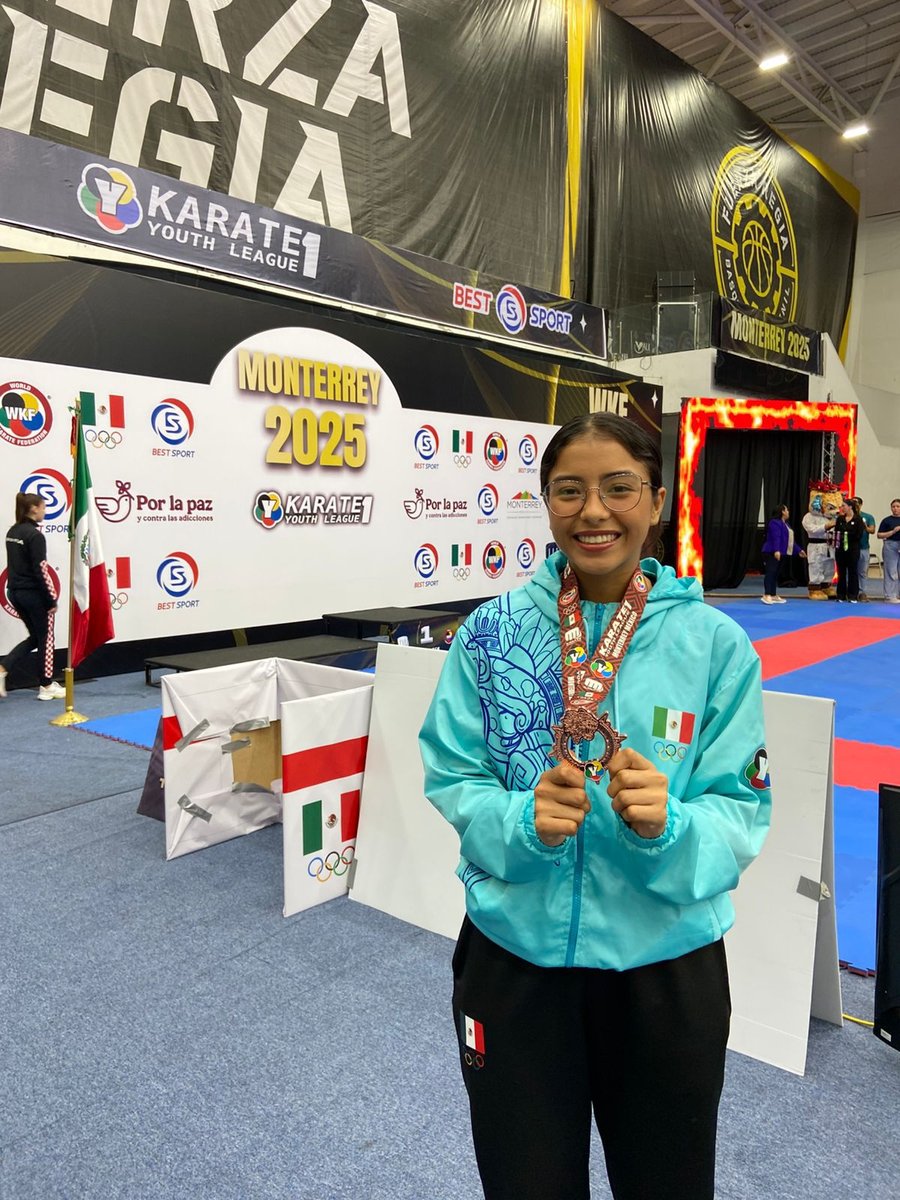 Destaca estudiante de la UAT en evento mundial de karate