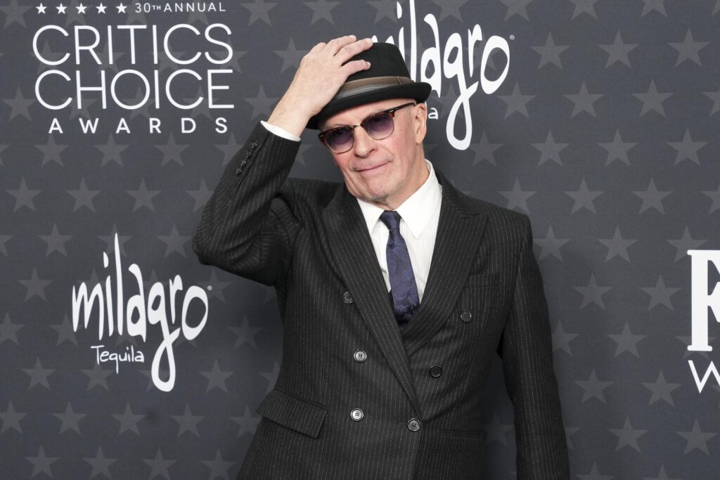 ‘Emilia Pérez’ triunfa en los premios Critics Choice, a la sombra de Karla Sofía Gascón