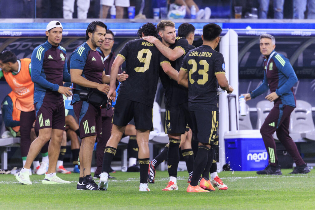 La Selección Mexicana regresa a los entrenamientos con varias de sus principales figuras