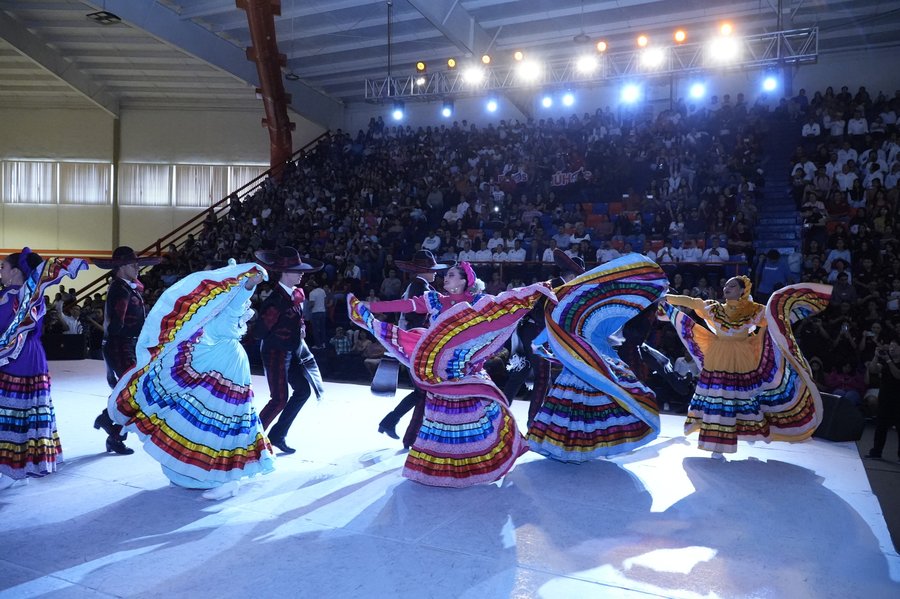 Presenta la UAT con éxito el Festival de Folklor Universitario 2025