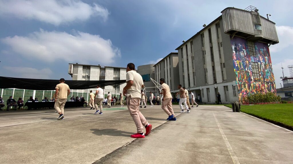 Iglesia pide reinsertar y no descartar a los reclusos