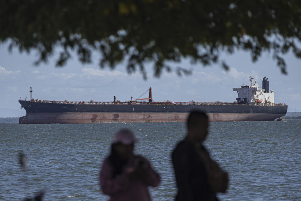 EE.UU. intercepta dos buques petroleros relacionados con Venezuela