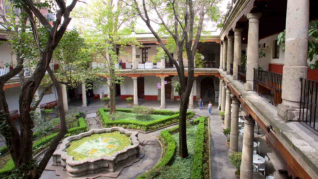 El Museo Franz Mayer celebra 40 años con la pasión por el fútbol y la exploración de la IA