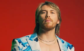 Aldo de Nigris sufre aparatosa caída en el desfile del Carnaval de Mazatlán